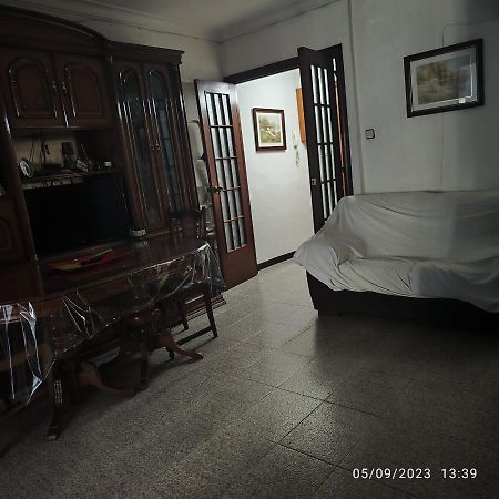 Apto Barcelona C R Apartment Santa Coloma de Gramanet Екстериор снимка