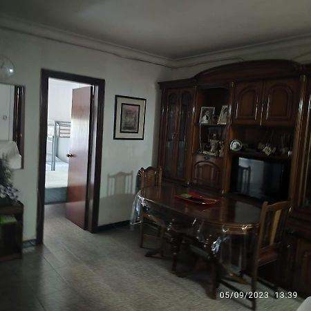 Apto Barcelona C R Apartment Santa Coloma de Gramanet Екстериор снимка