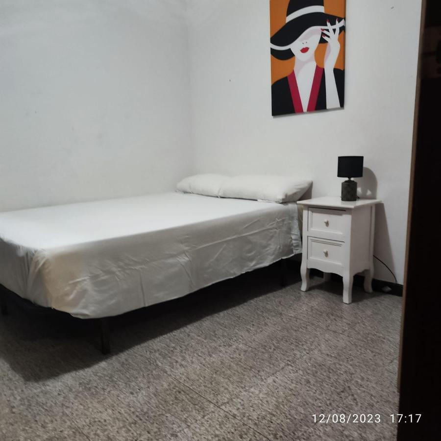 Apto Barcelona C R Apartment Santa Coloma de Gramanet Екстериор снимка